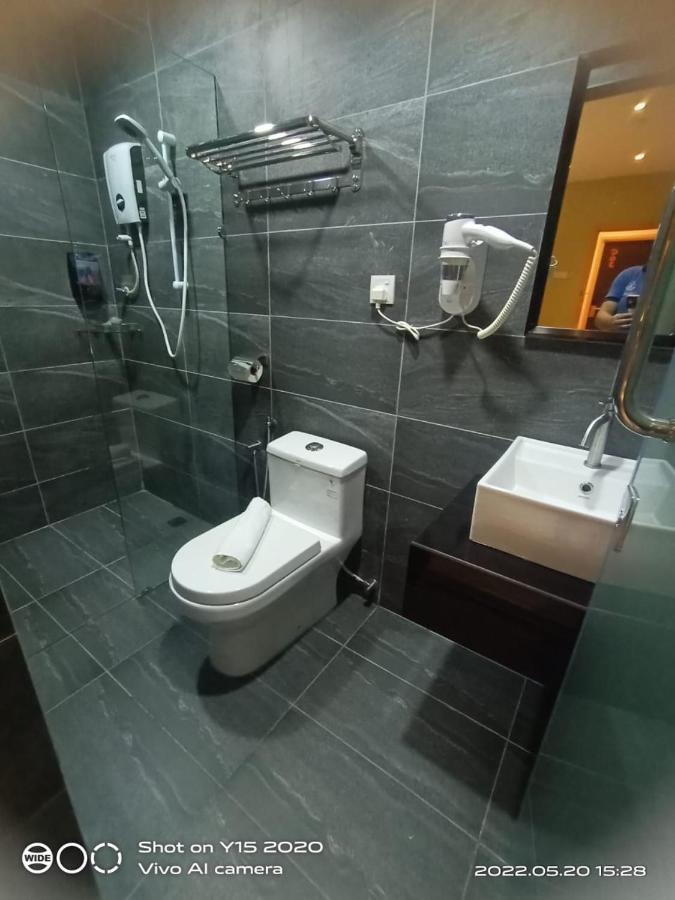 Yee Hotel Permas Jaya ยะโฮร์บาห์รู ภายนอก รูปภาพ