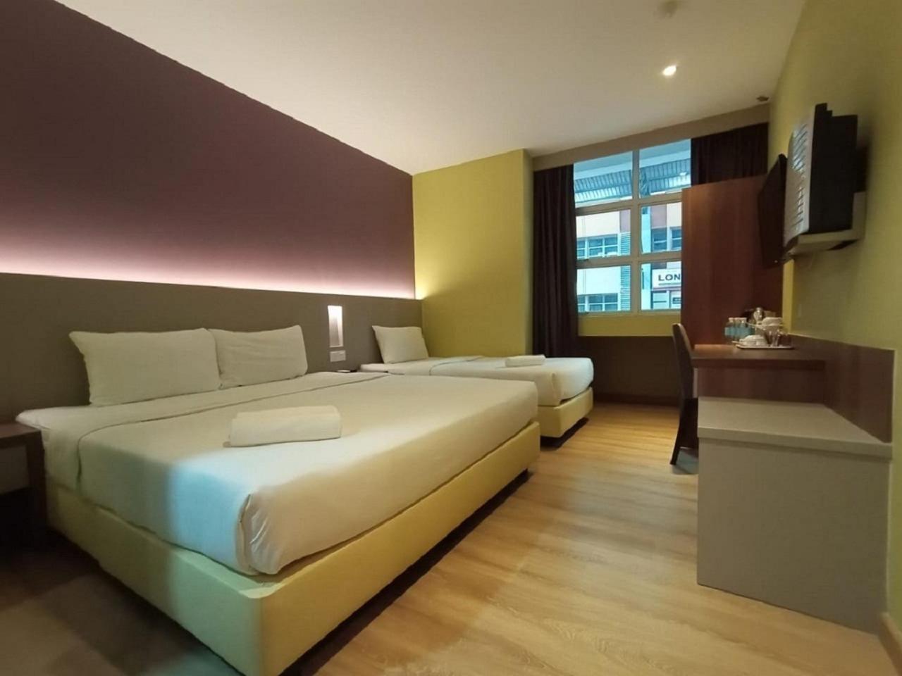 Yee Hotel Permas Jaya ยะโฮร์บาห์รู ภายนอก รูปภาพ