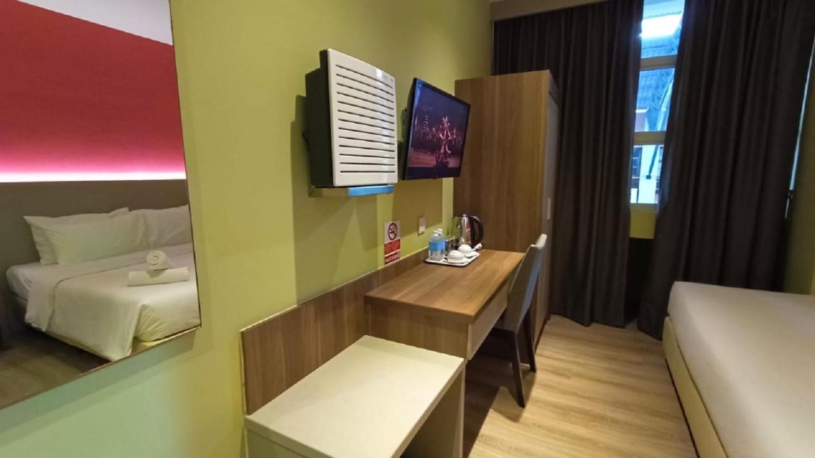 Yee Hotel Permas Jaya ยะโฮร์บาห์รู ภายนอก รูปภาพ