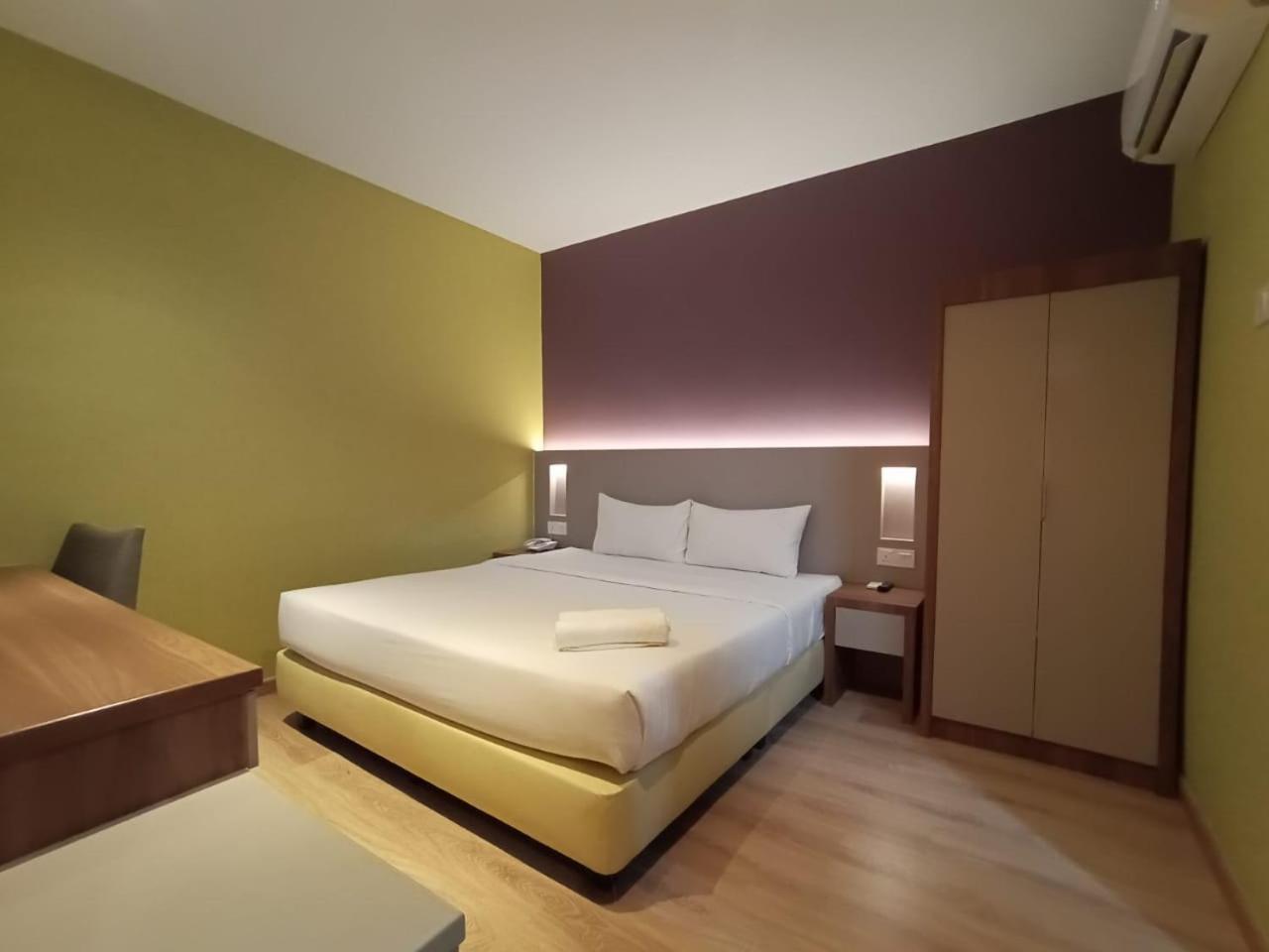 Yee Hotel Permas Jaya ยะโฮร์บาห์รู ภายนอก รูปภาพ