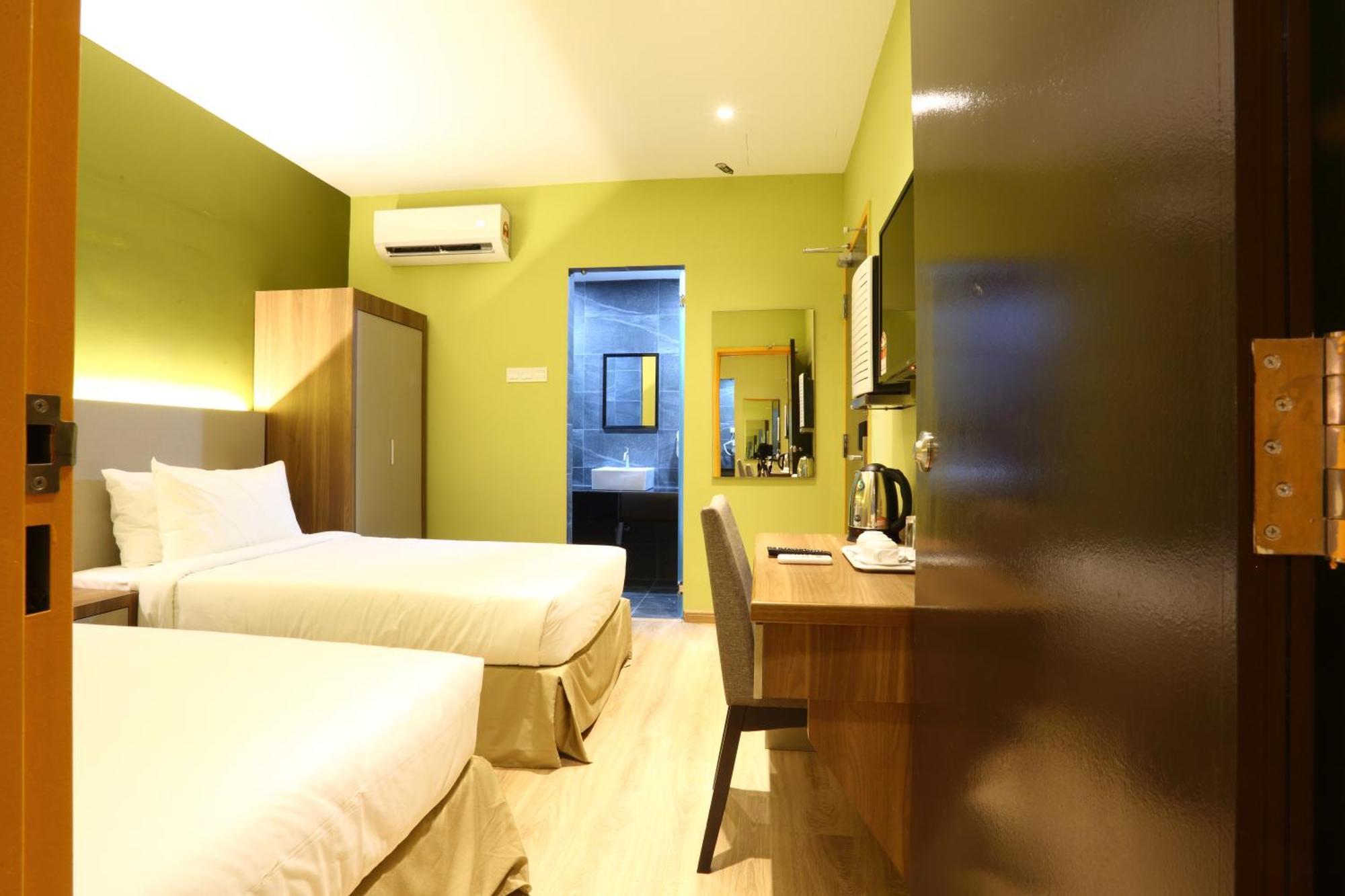 Yee Hotel Permas Jaya ยะโฮร์บาห์รู ภายนอก รูปภาพ